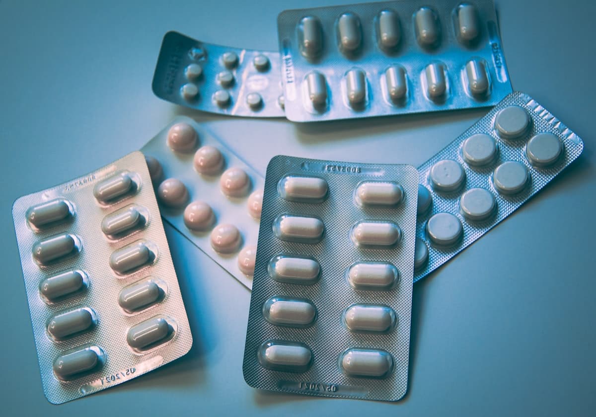 Génériques vs Médicaments de Marque : Ce Que Vous Devez Savoir