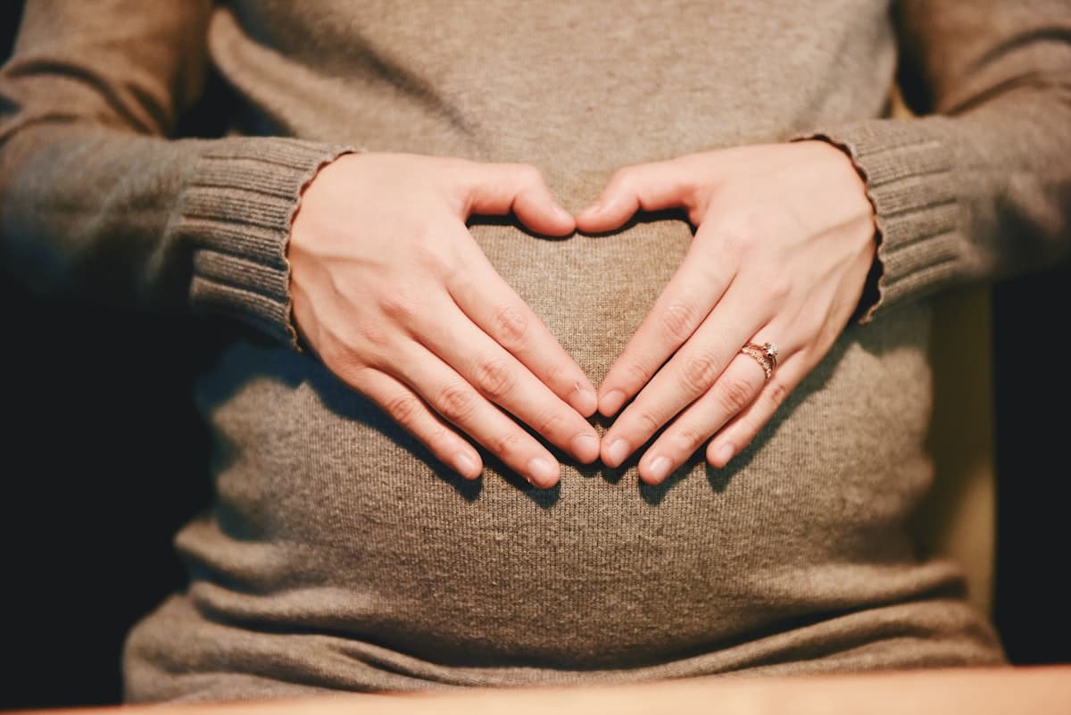 Acide folique : pourquoi il est essentiel avant et pendant la grossesse