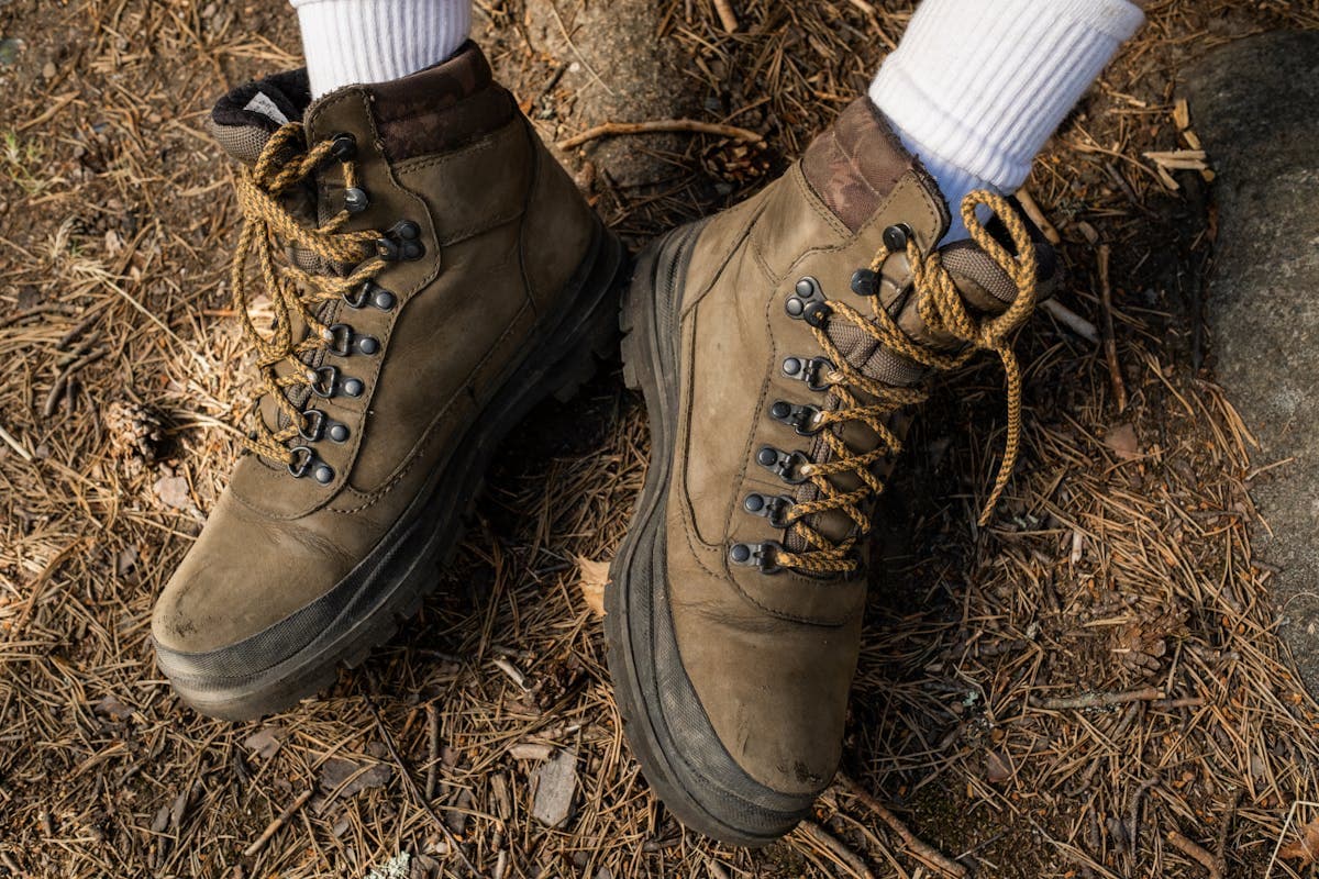 Ampoules et frottements aux pieds : comment les soigner et marcher sans douleur en été