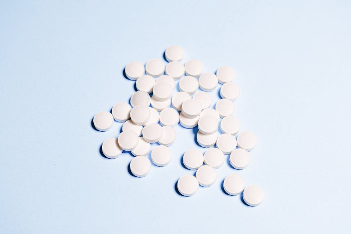 Antibiotiques : quand sont-ils vraiment nécessaires, et quand font-ils du mal ?