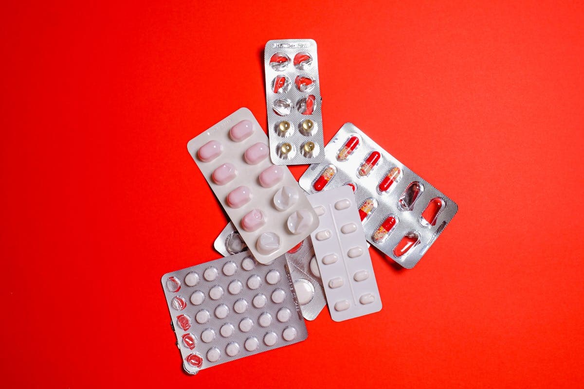 Un médicament périmé est-il dangereux ? Faits et idées reçues