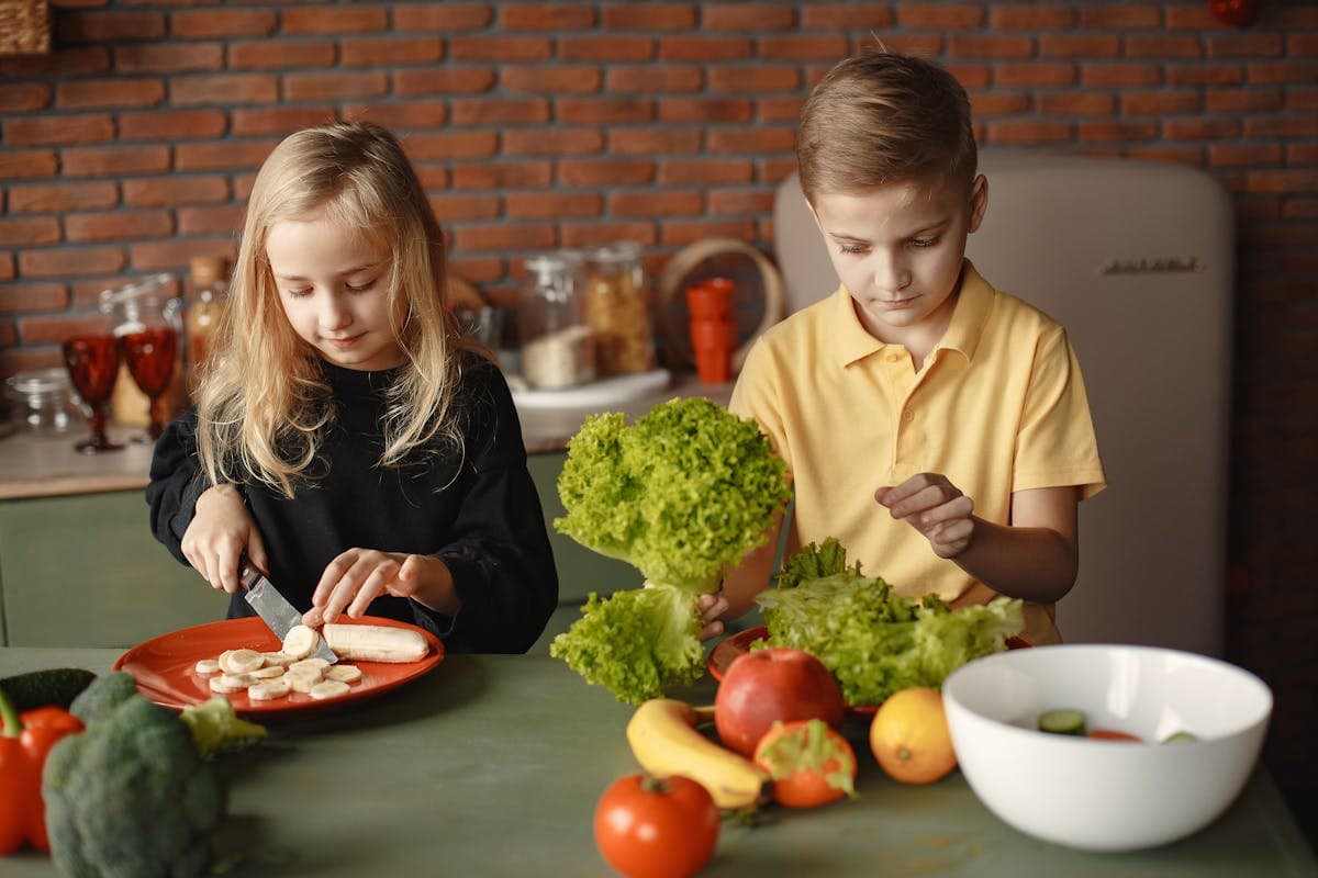 Vitamines pour enfants en âge scolaire : ce qui a du sens, et ce qui n'en a pas